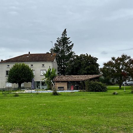 Le Parc De Gouts Villa Aiguillon Exterior photo